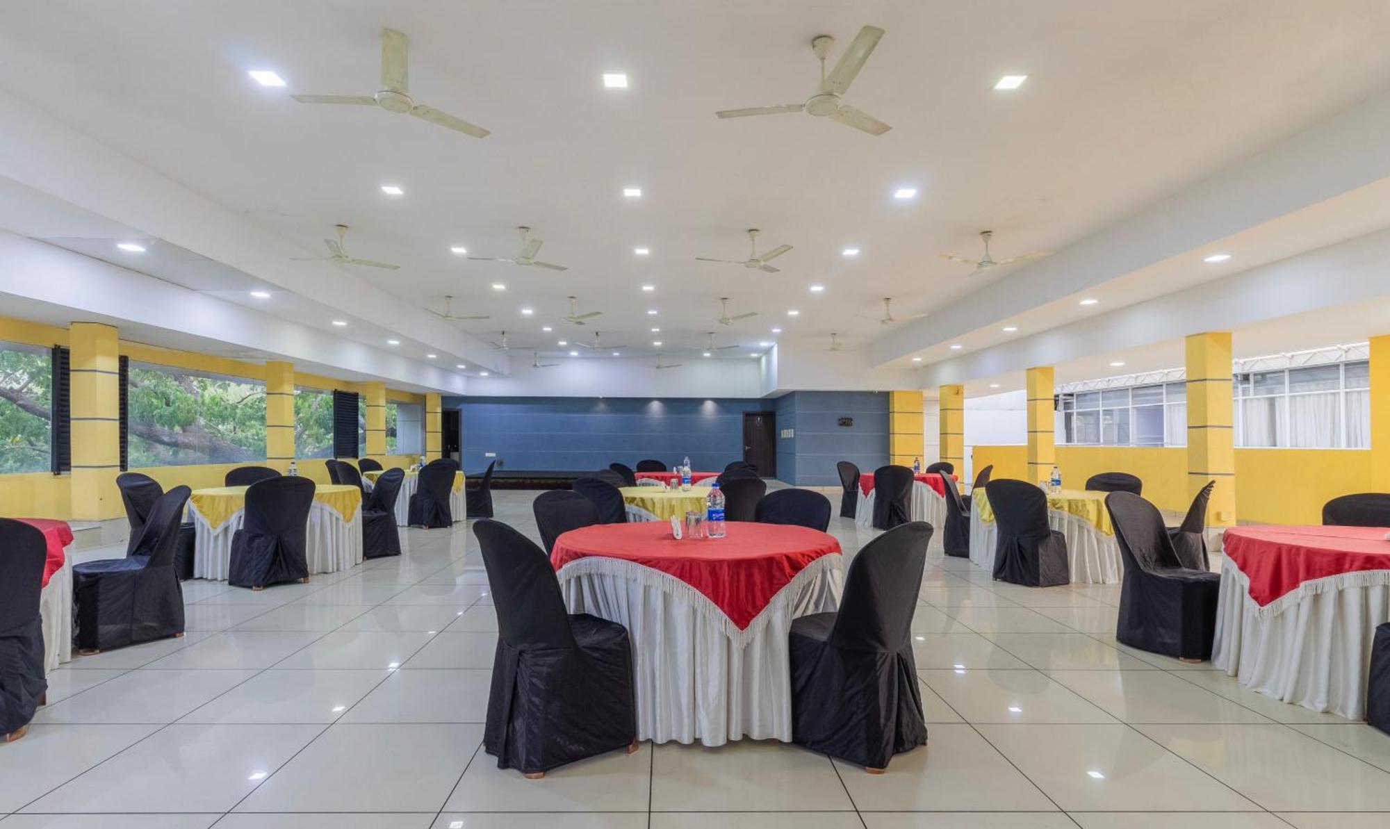 Treebo Grand Canyon By D2V Kochi Exterior photo