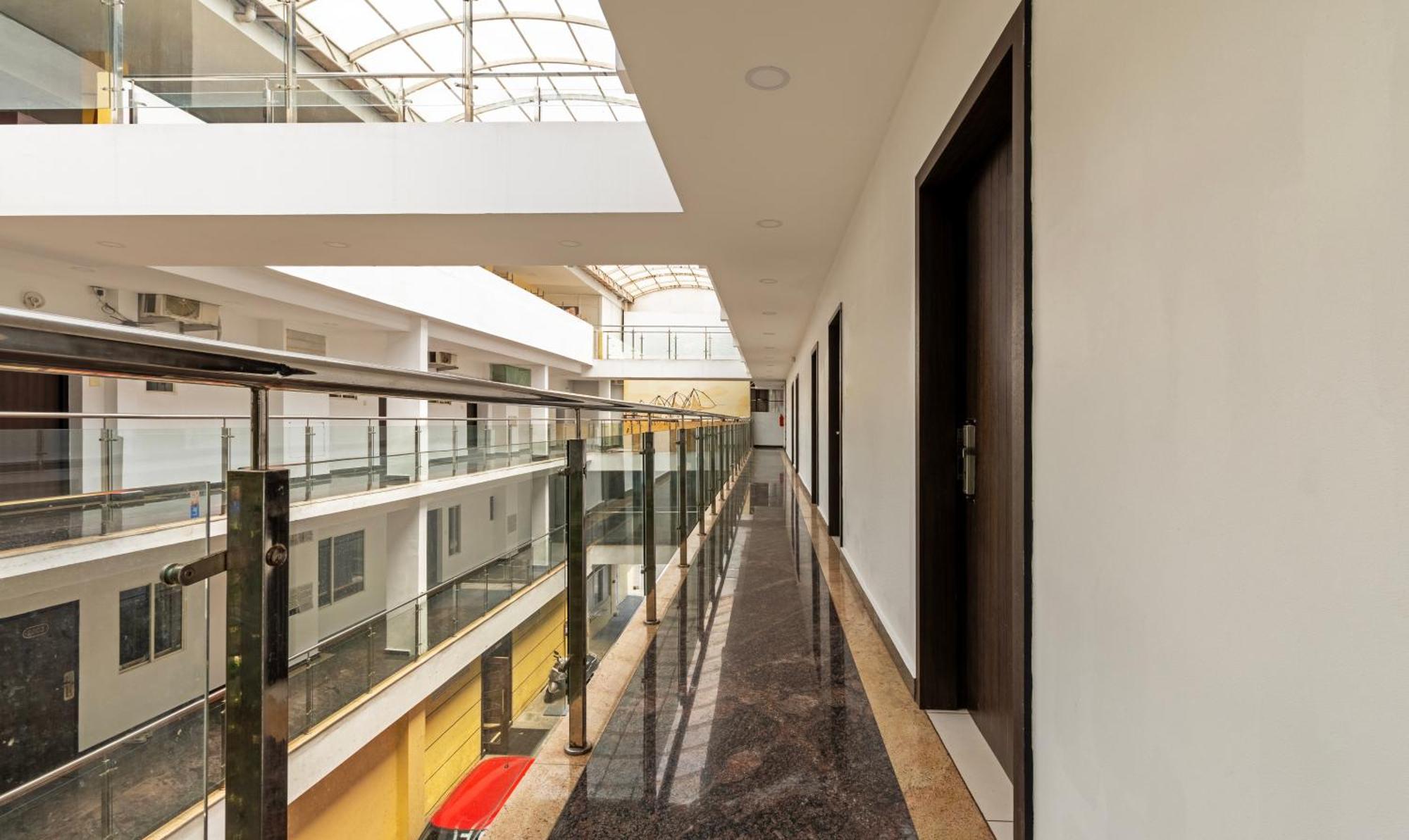 Treebo Grand Canyon By D2V Kochi Exterior photo
