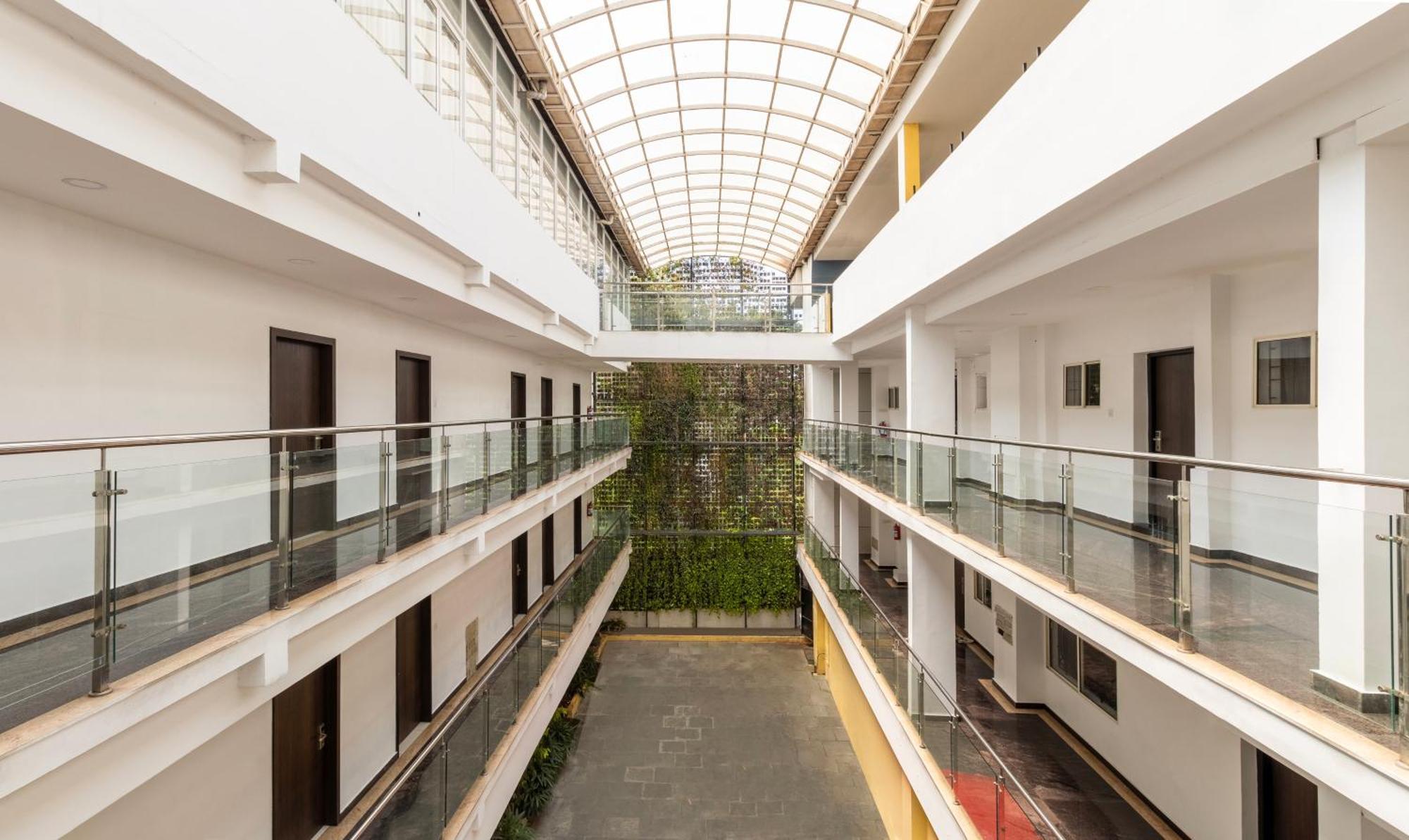 Treebo Grand Canyon By D2V Kochi Exterior photo